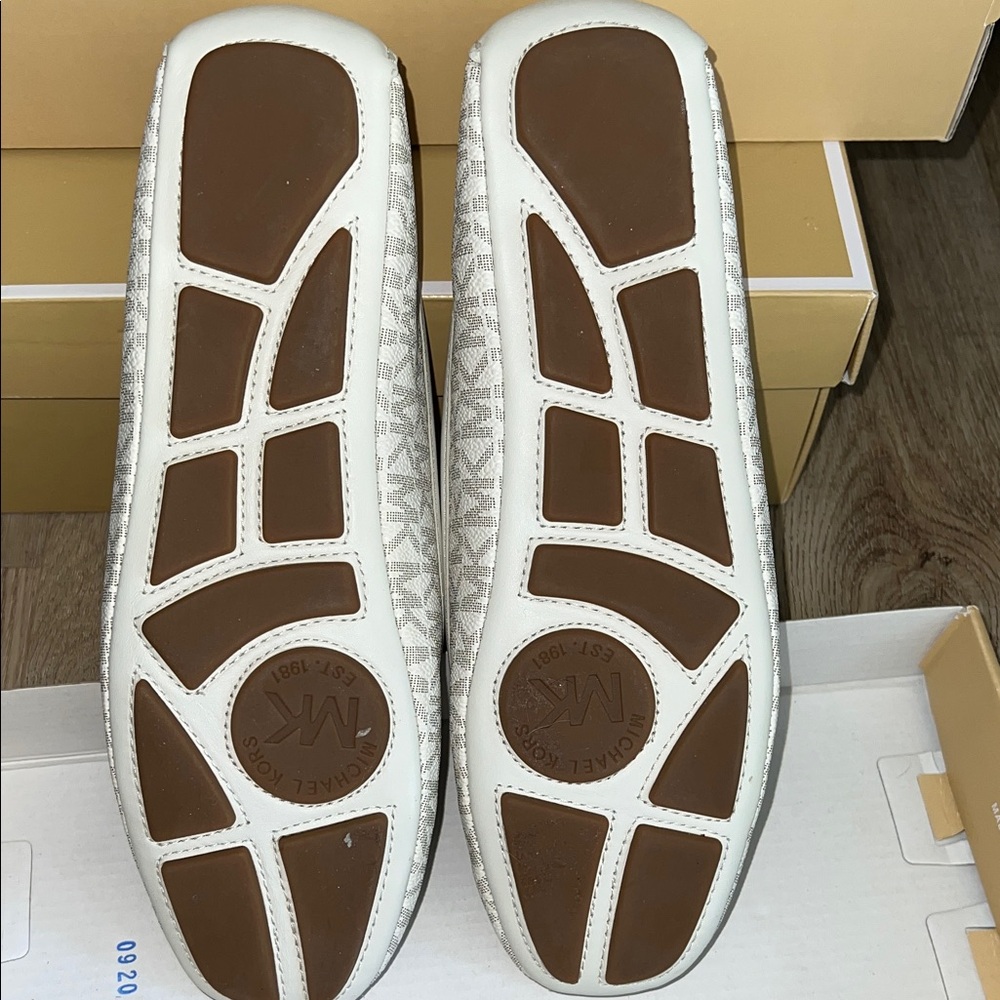 Michael Kors Beige and White Loafers - Picture 3 of 7